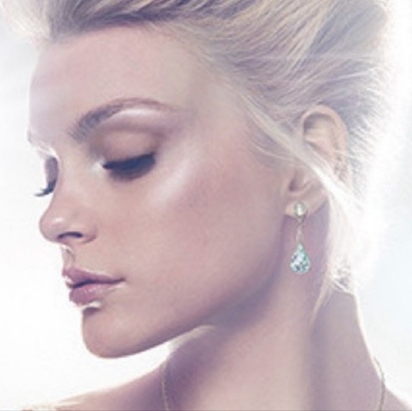Swarovski Azore Moonlight ピアス Swarovski Lunar Light Azore Moonlight Pierced Crystal